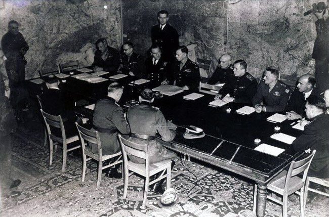 Signature de l'acte de capitulation allemande